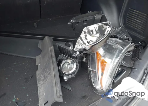 2015 Toyota Rav4 Xle z USA, uszkodzony, nr VIN JTMRFREV4FJ050305